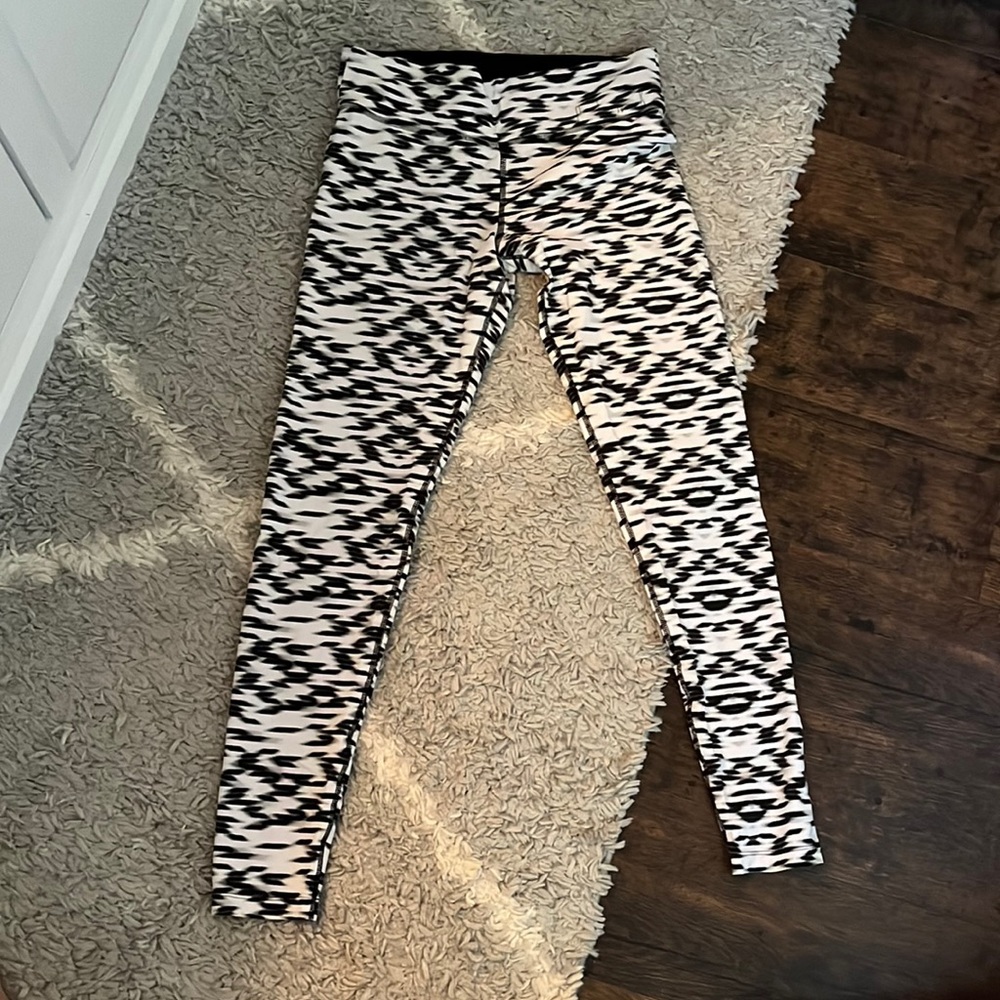 VS Pink Yoga Warm Leggings